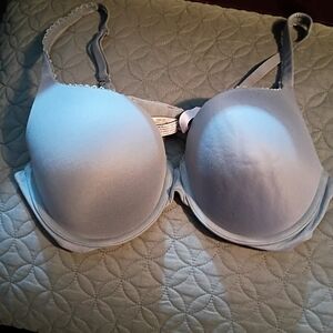 Victoria's Secret Light Gray Molded T-Shirt Bra